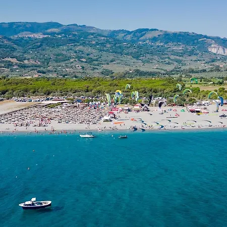 Ośrodek wypoczynkowy Hang Loose & 4 Stelle Calabria Gizzeria
