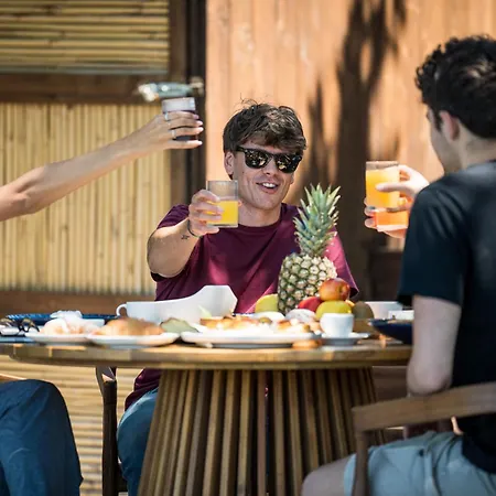 Ośrodek wypoczynkowy Hang Loose & 4 Stelle Calabria 4*